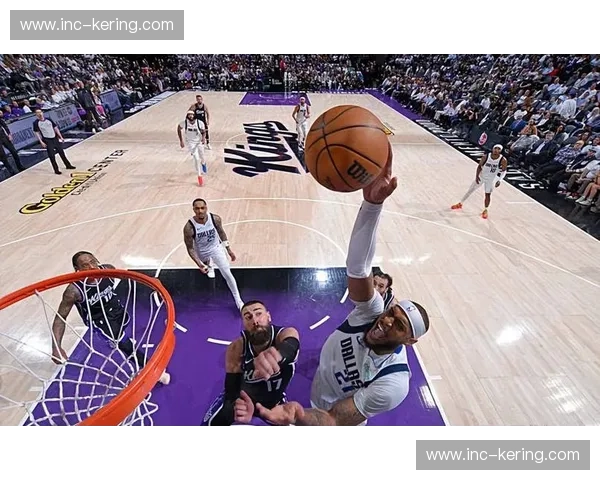 莱夫利右膝疼痛接受手术 独行侠内线运动能力遭削弱